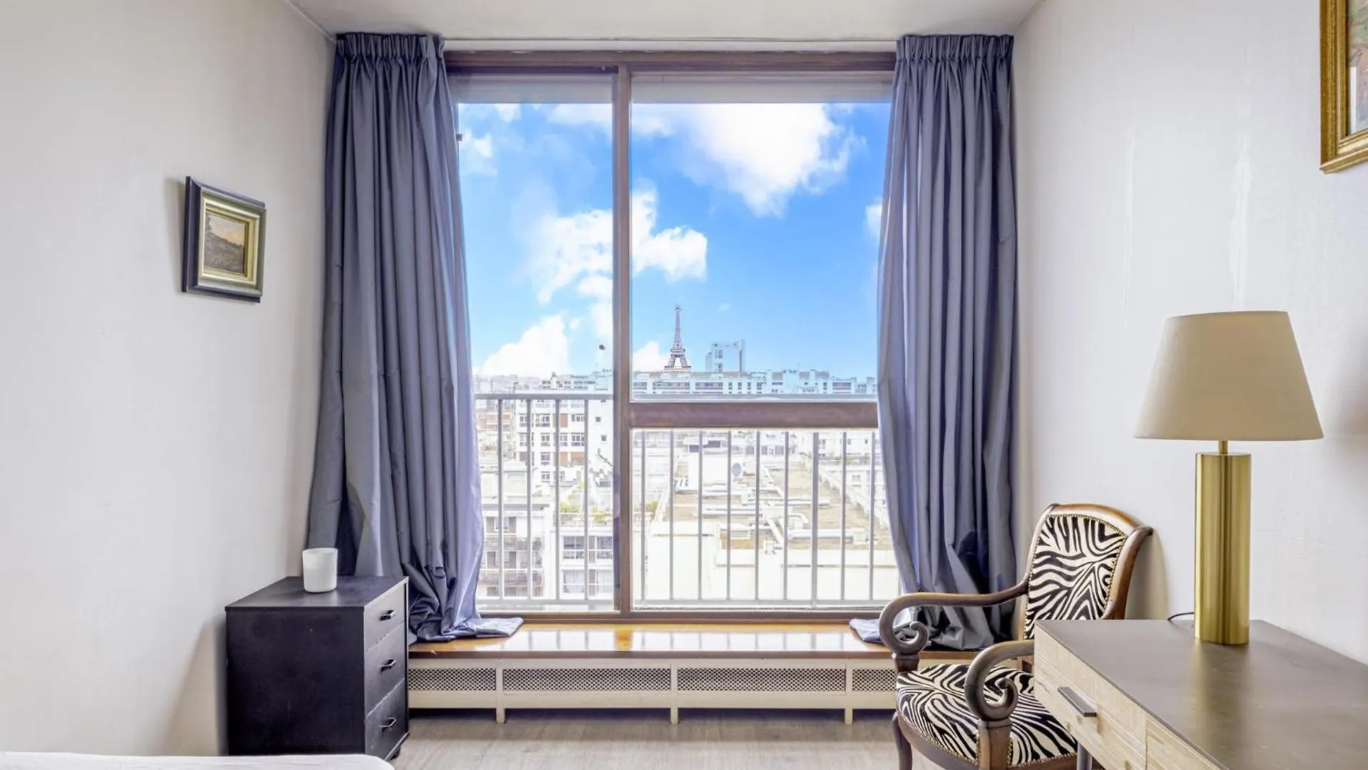 New - 3 Bedroom Flat With Eiffel Tower View Párizs Franciaország