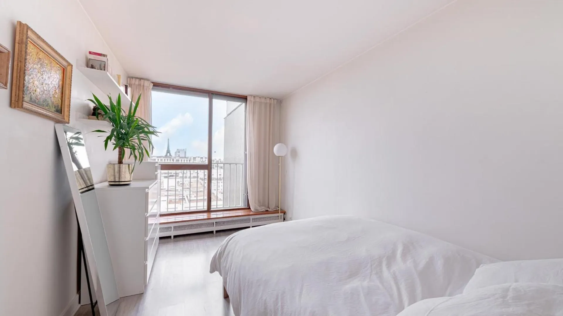 Apartman New - 3 Bedroom Flat With Eiffel Tower View Párizs