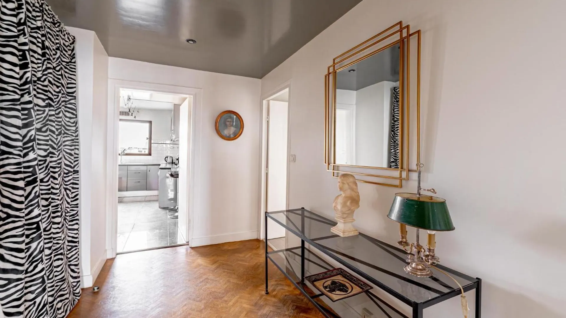 Apartman New - 3 Bedroom Flat With Eiffel Tower View Párizs Franciaország